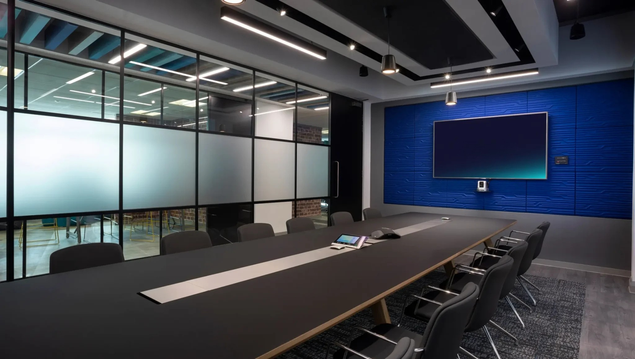 High-End B2B Spaces